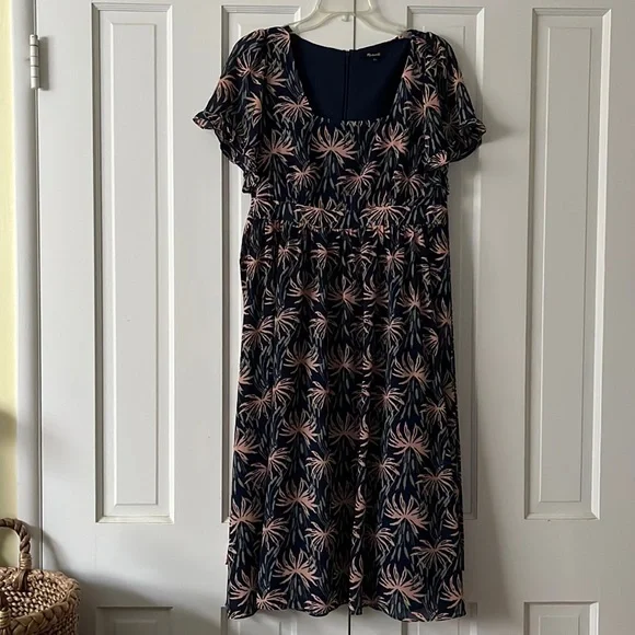 Madewell Ruffle-Sleeve Midi Dress in Oasis Palms - Picture 5 of 11